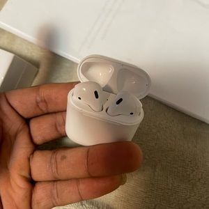 Apple AirPods